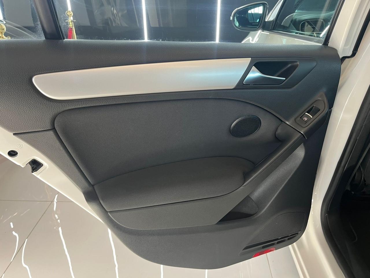 Volkswagen Golf 1.6 TDI DSG 5p. Highline OK NEOPATENTATI