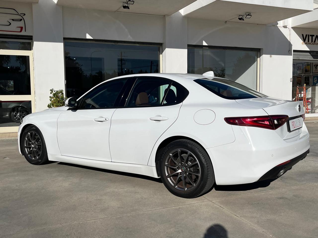 Alfa Romeo Giulia 2.2 Turbodiesel 180 CV AT8 Business Sport Launch Ed.