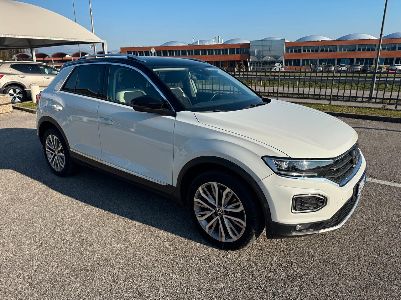 Volkswagen T-Roc 2.0TDI 150CV DSG 4x4 Adv. BlueM. Tech.