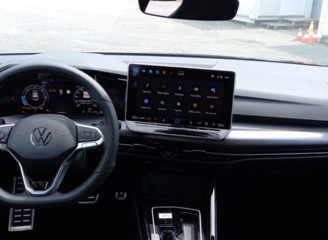 VOLKSWAGEN Golf 2.0 TDI 150 CV DSG SCR R-Line in PROMO con Tetto P