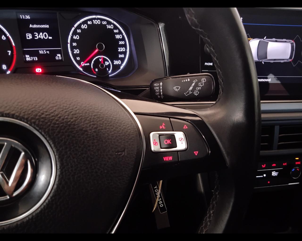 VOLKSWAGEN Polo VI 2017 - Polo 5p 1.0 mpi Comfortline 75cv