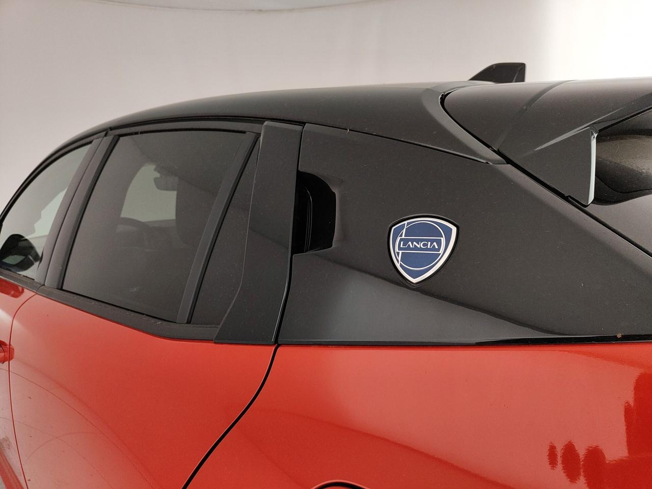 Lancia Ypsilon Hybrid e-DCT HF Line