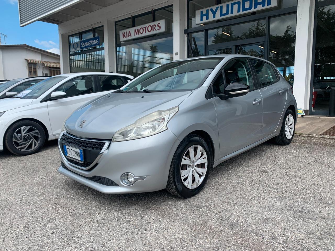 Peugeot 208 1.4 HDi 68 CV 5 porte Allure