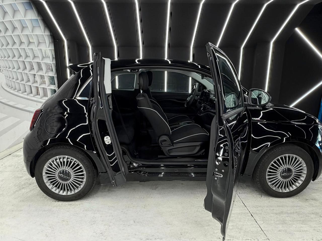 Fiat 500 500e 3+1 LA PRIMA-KM CERTIFICATI-PERMUTE-12 MESI GARANZIA