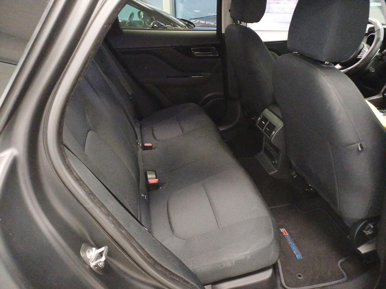 Jaguar F-Pace 2.0 D 180 CV AWD aut. Portfolio