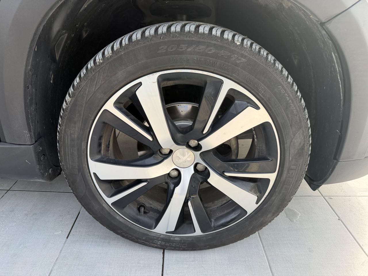 Peugeot 2008 BlueHDi 100 Allure