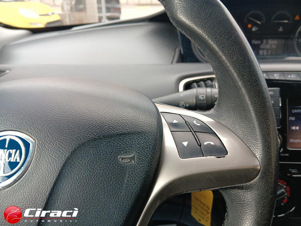 Lancia Ypsilon 1.2 69 CV 5p GPL Gold