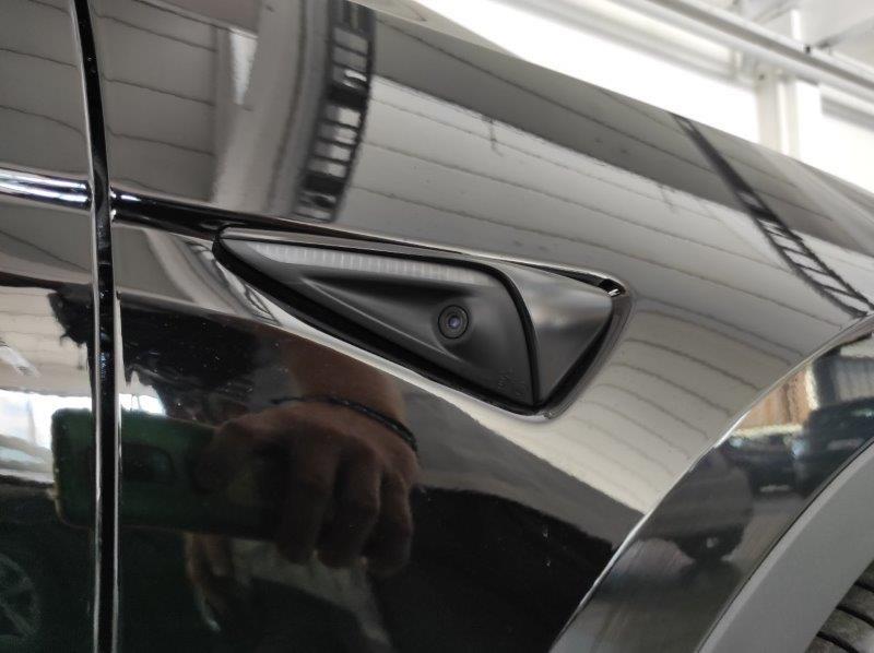 TESLA Model Y - Model Y AWD Performance