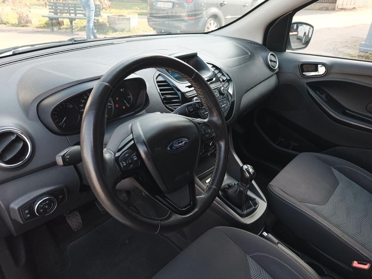 Ford Ka 1.2 Ti-VCT 85CV Black & White -----KM 86000-------