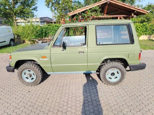 Mitsubishi Pajero Pajero 2.4 td Base Metal Top