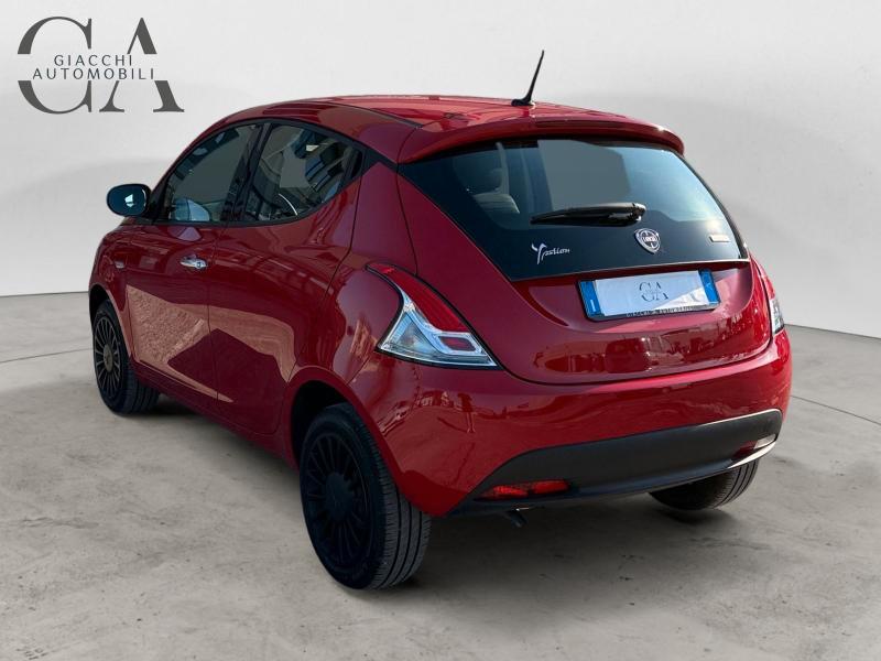 Lancia Ypsilon 1.0 firefly hybrid Silver s&s 70cv