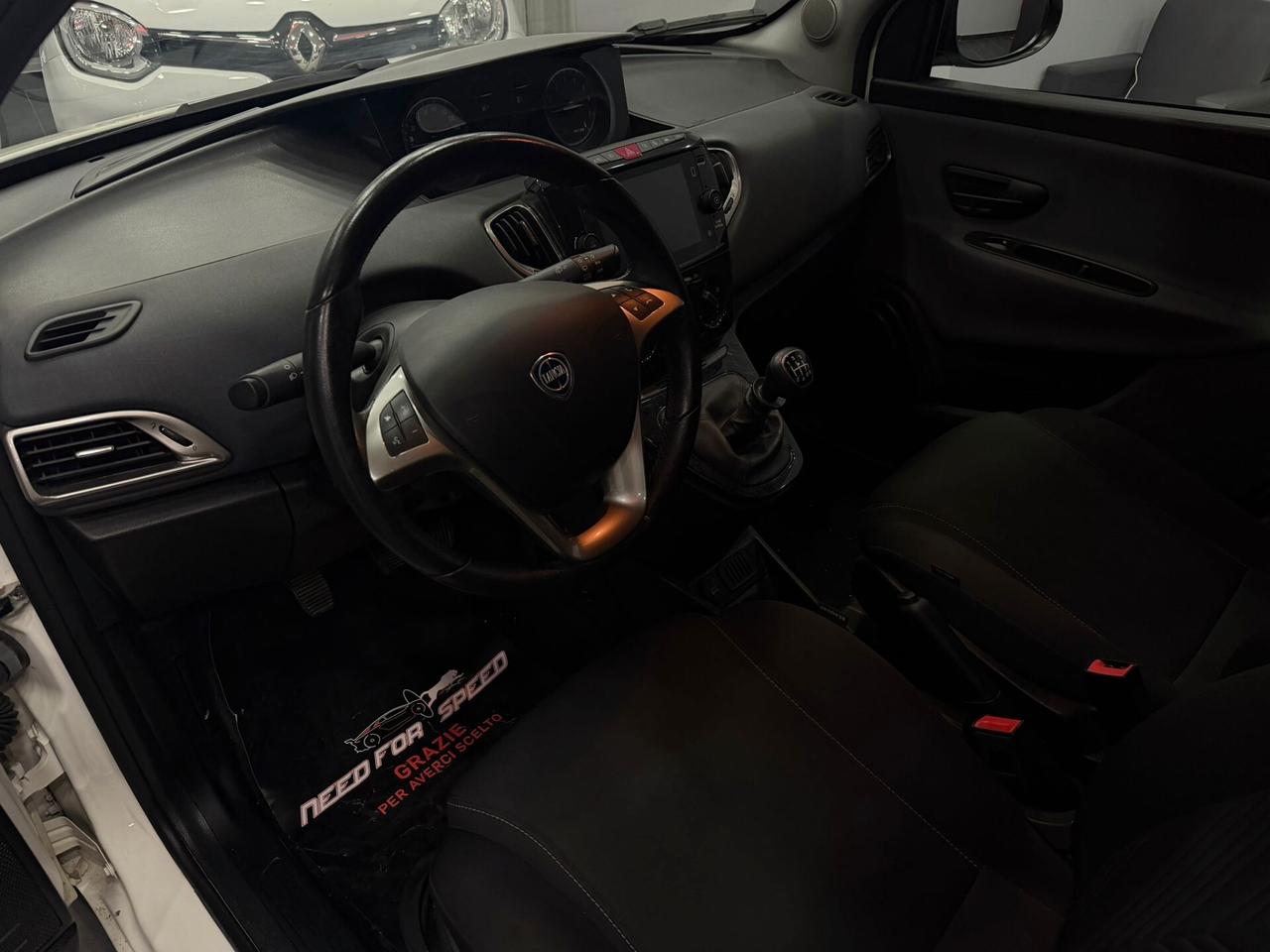 Lancia Ypsilon 1.0 FireFly 5 porte S&S Hybrid Ecochic Gold