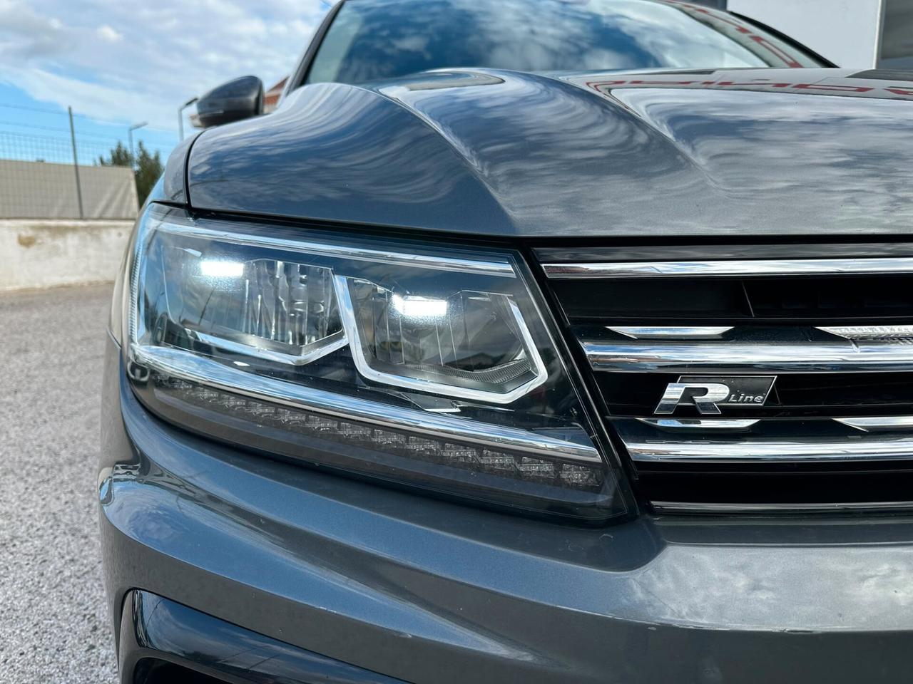 Volkswagen Tiguan 1.6 TDI Sport RLine