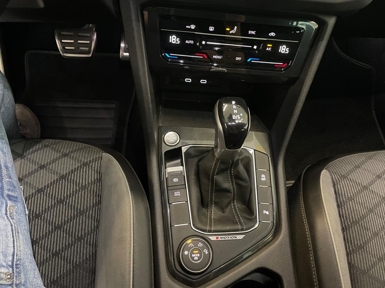 Volkswagen Tiguan 2.0 TDI 200 CV SCR DSG 4MOTION R-Line