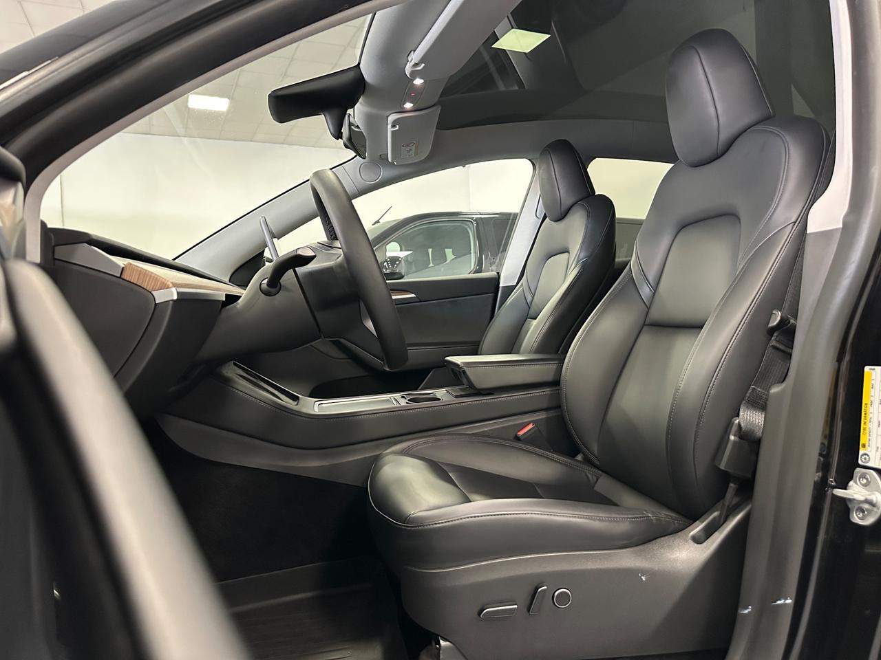 Tesla Model Y AWD Performance