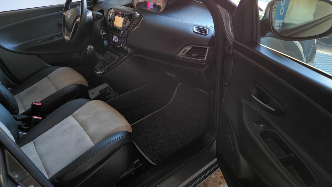 Lancia Ypsilon 1.3 MJT 16V 95 CV 5 porte S&S Mya