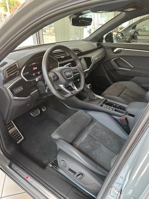 Audi Q3 RS Q3 Sportback 2.5 TFSI quattro