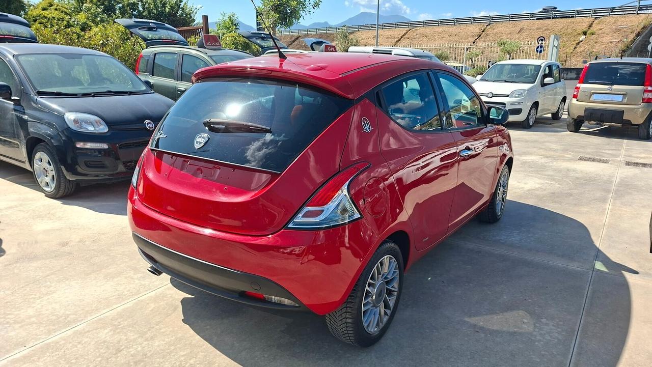 Lancia Ypsilon 1.2 69 CV 5 porte S&S 2012