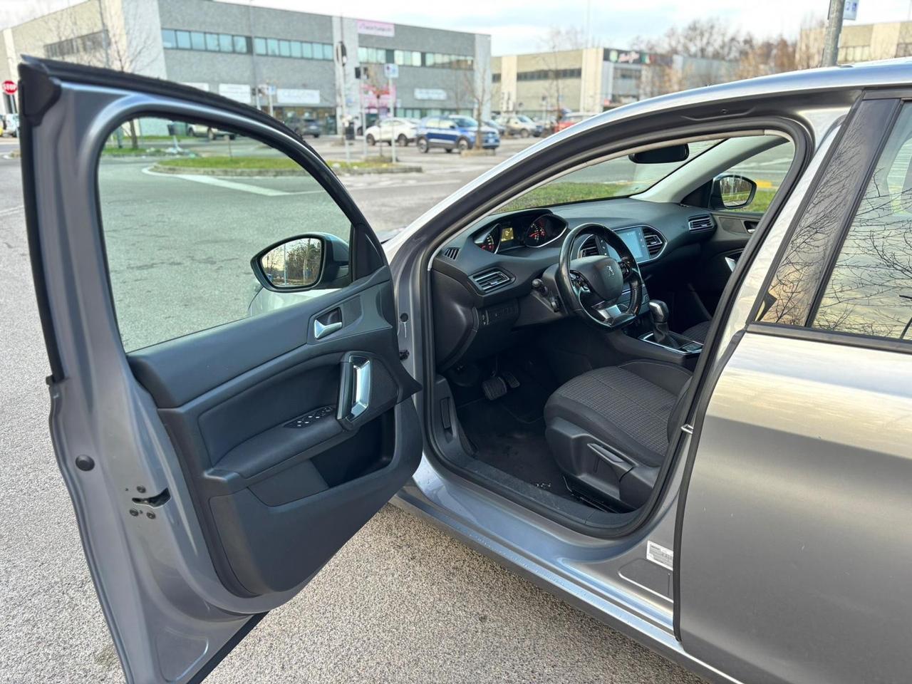 Peugeot 308 BlueHDi 120 S&S EAT6 SW Business