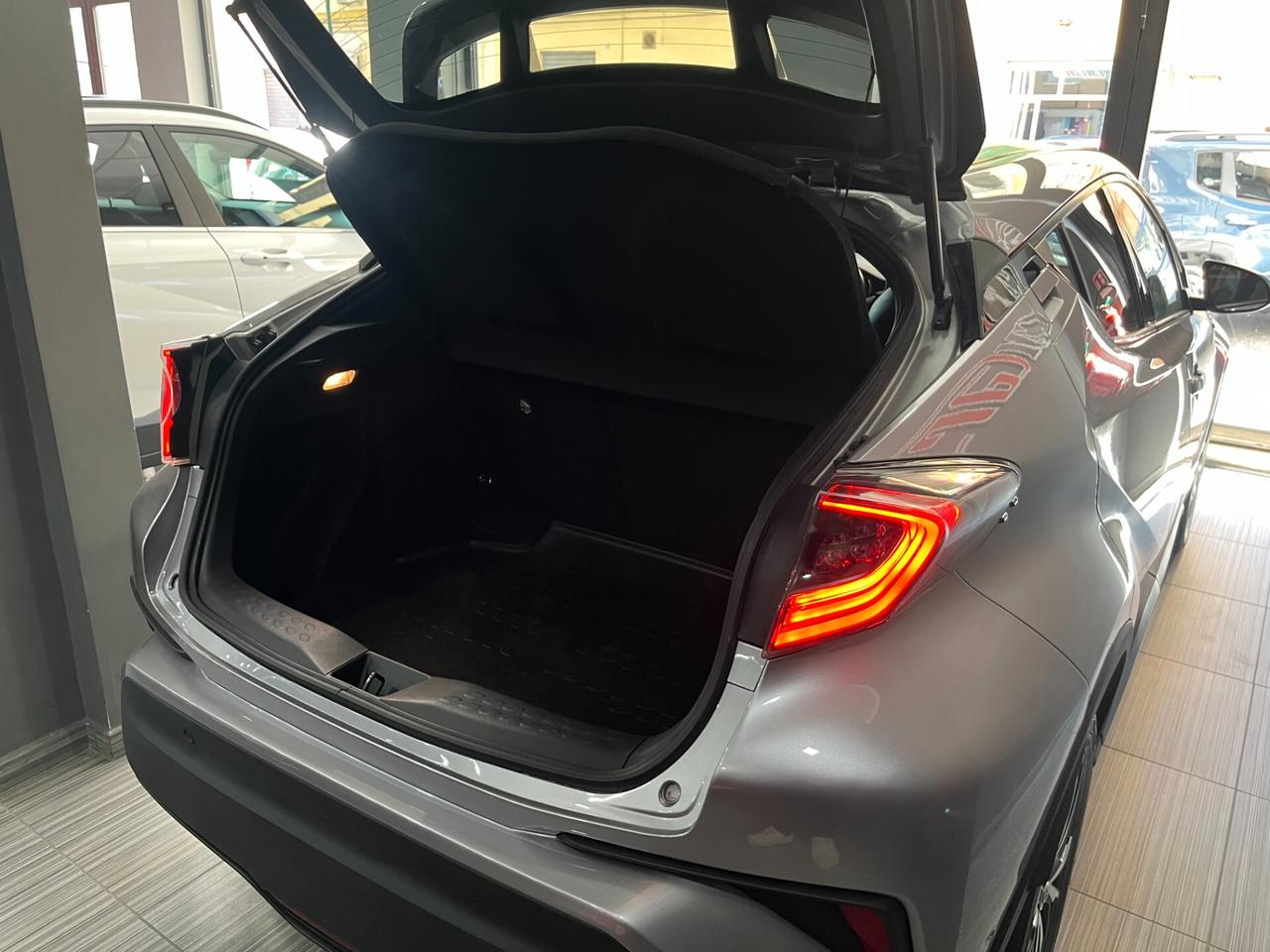 Toyota C-HR 1.8 Full Hybrid 122cv E-CVT Lounge ITALIANA