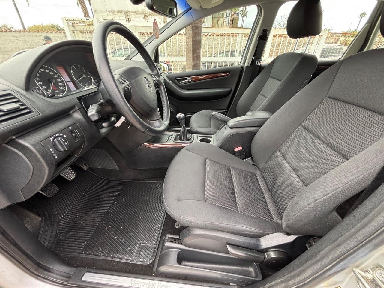 MERCEDES CLASSE-A150 AVANTGARDE 45.000KM