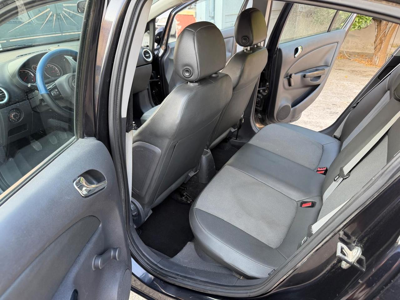 Opel Corsa 1.2 5 porte Club