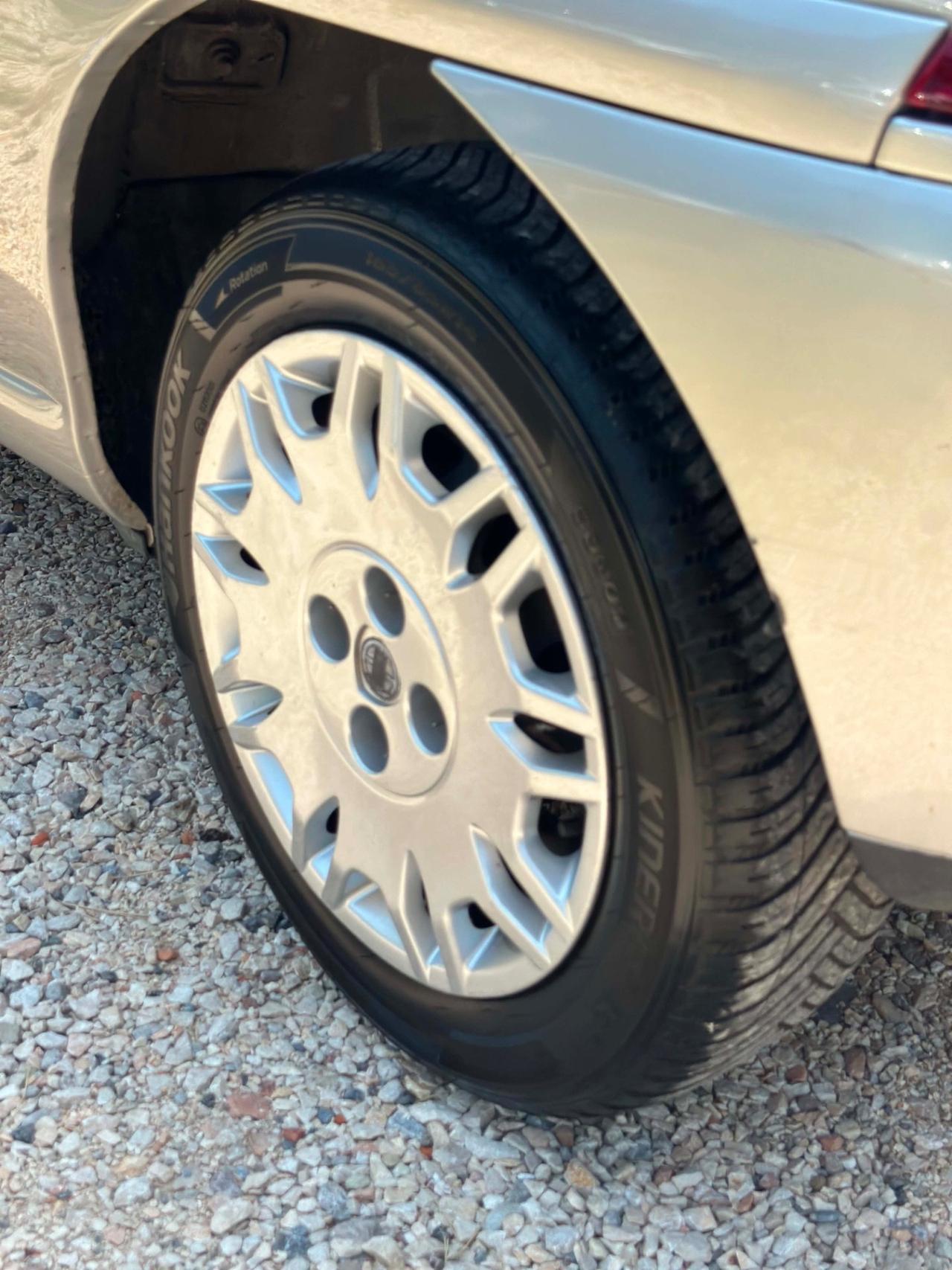Lancia YPSILON 1.2 KMCERT NEOPAT