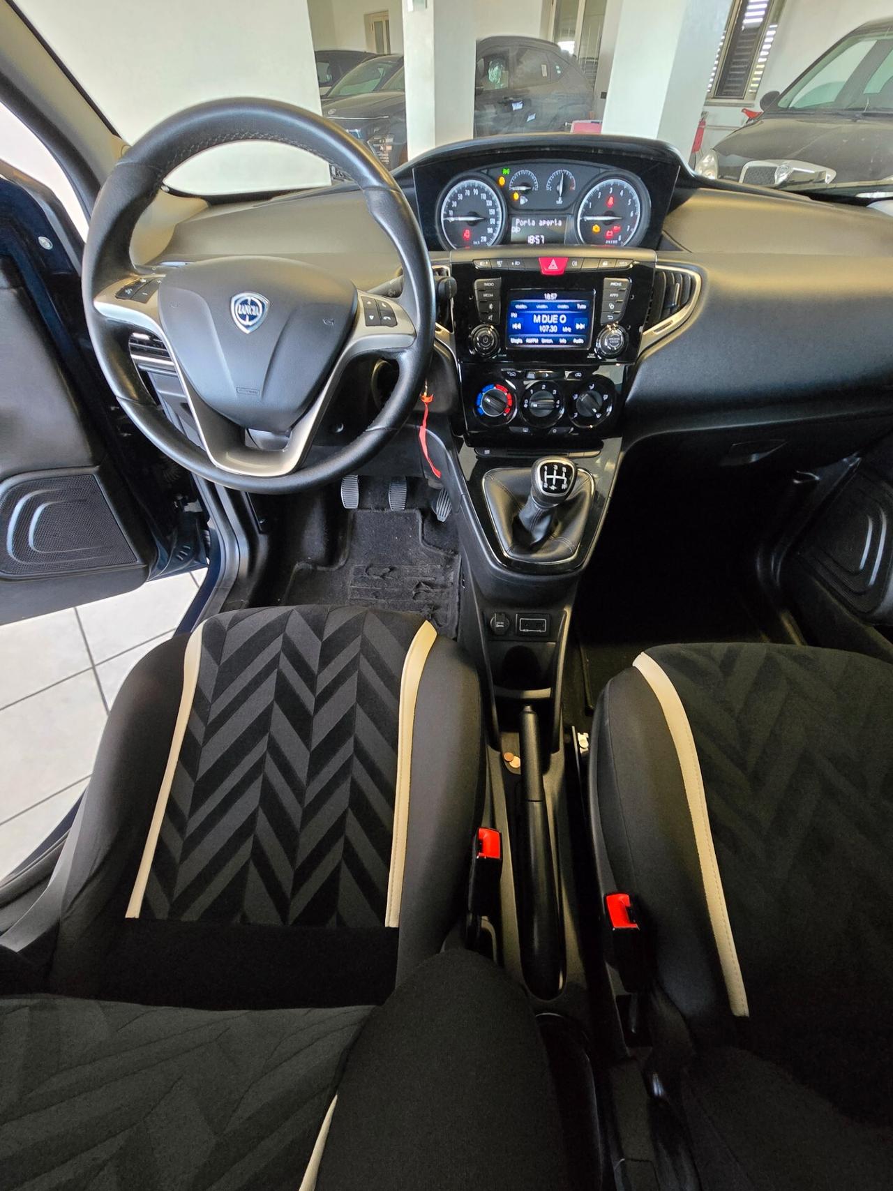 Lancia Ypsilon 1.2 69 CV 5 porte GPL Ecochic Platinum