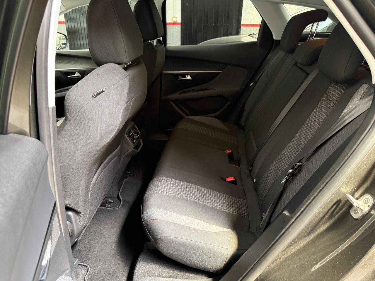Peugeot 3008 PureTech Turbo 130 S&S EAT8 Active