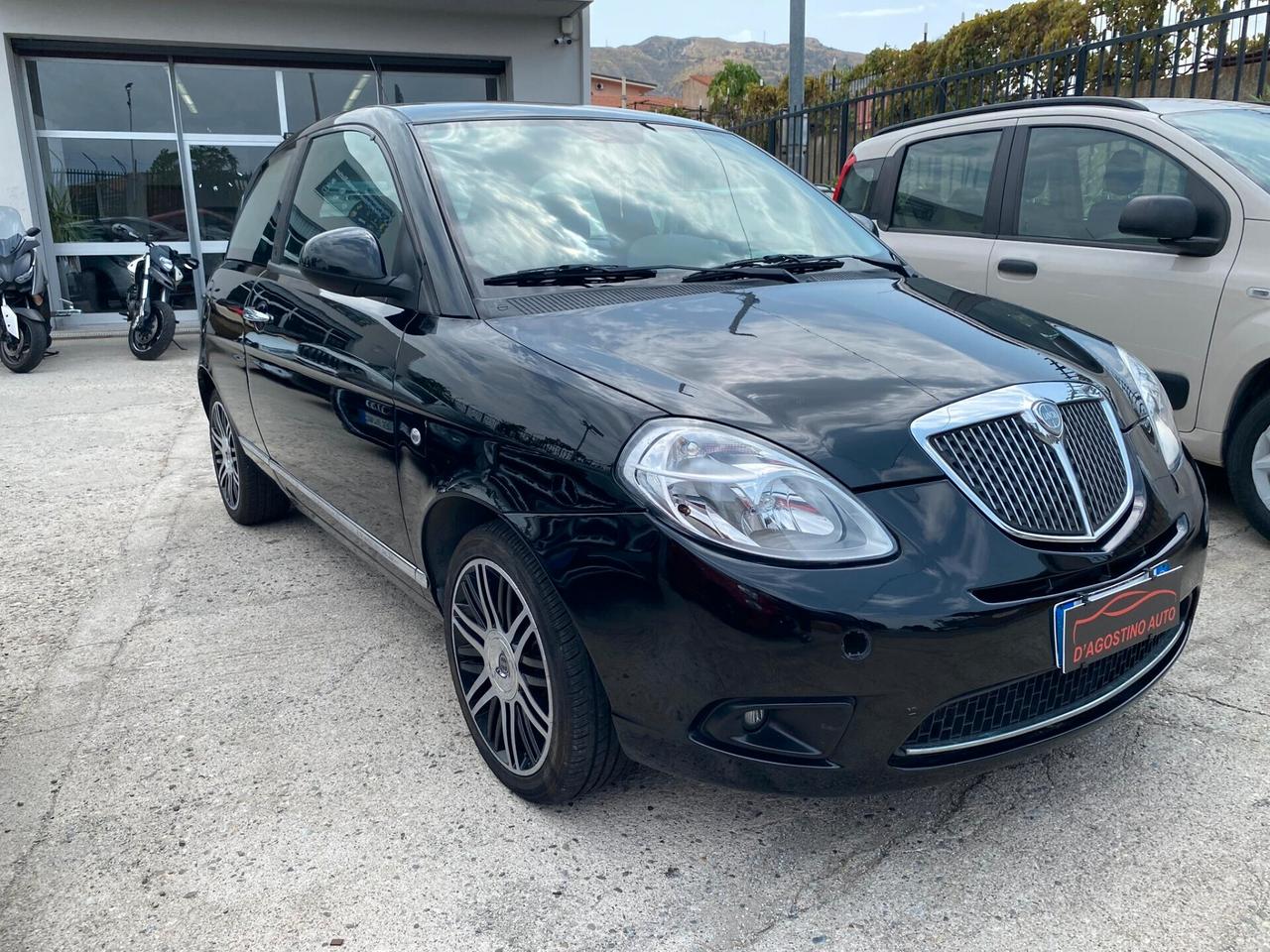 Lancia Ypsilon 1.3 MJT 75 CV Limited Elle