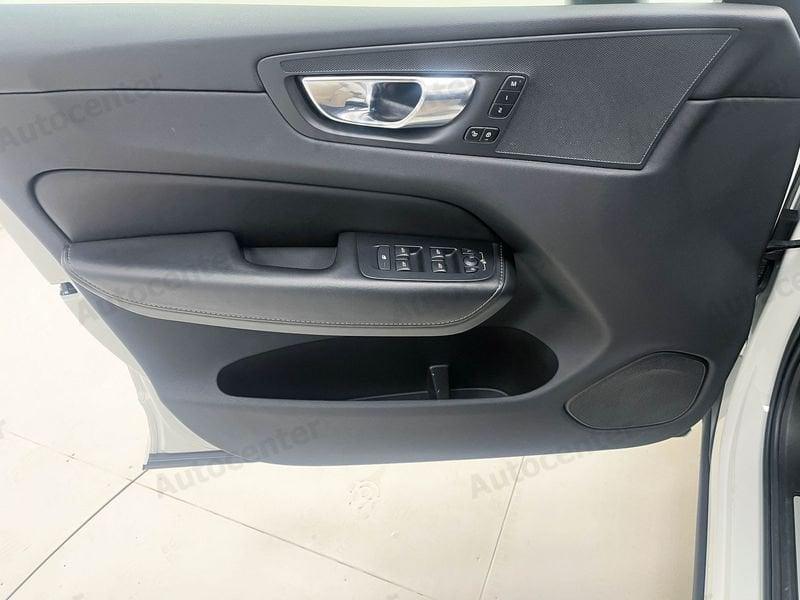 Volvo XC60 XC60 B4 (d) TRAZ ANT 197CV AUT R DESIGN **AUTOCARRO N1**