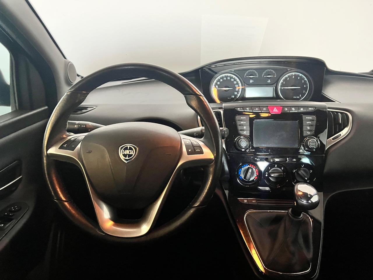 Lancia Ypsilon 0.9 TwinAir 85 CV 5 porte S&S DFN Gold