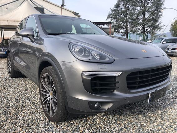 Porsche Cayenne 3.0 Diesel IVA esposta