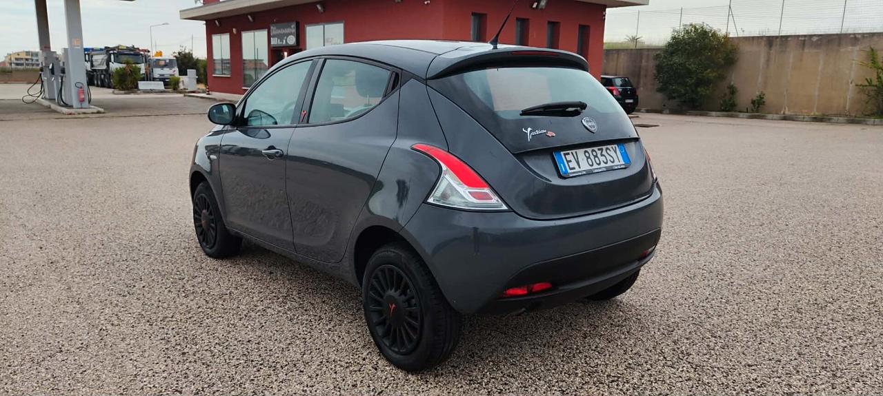Lancia Ypsilon 0.9 TwinAir 85 CV 5 porte Metano Ecochic Gold