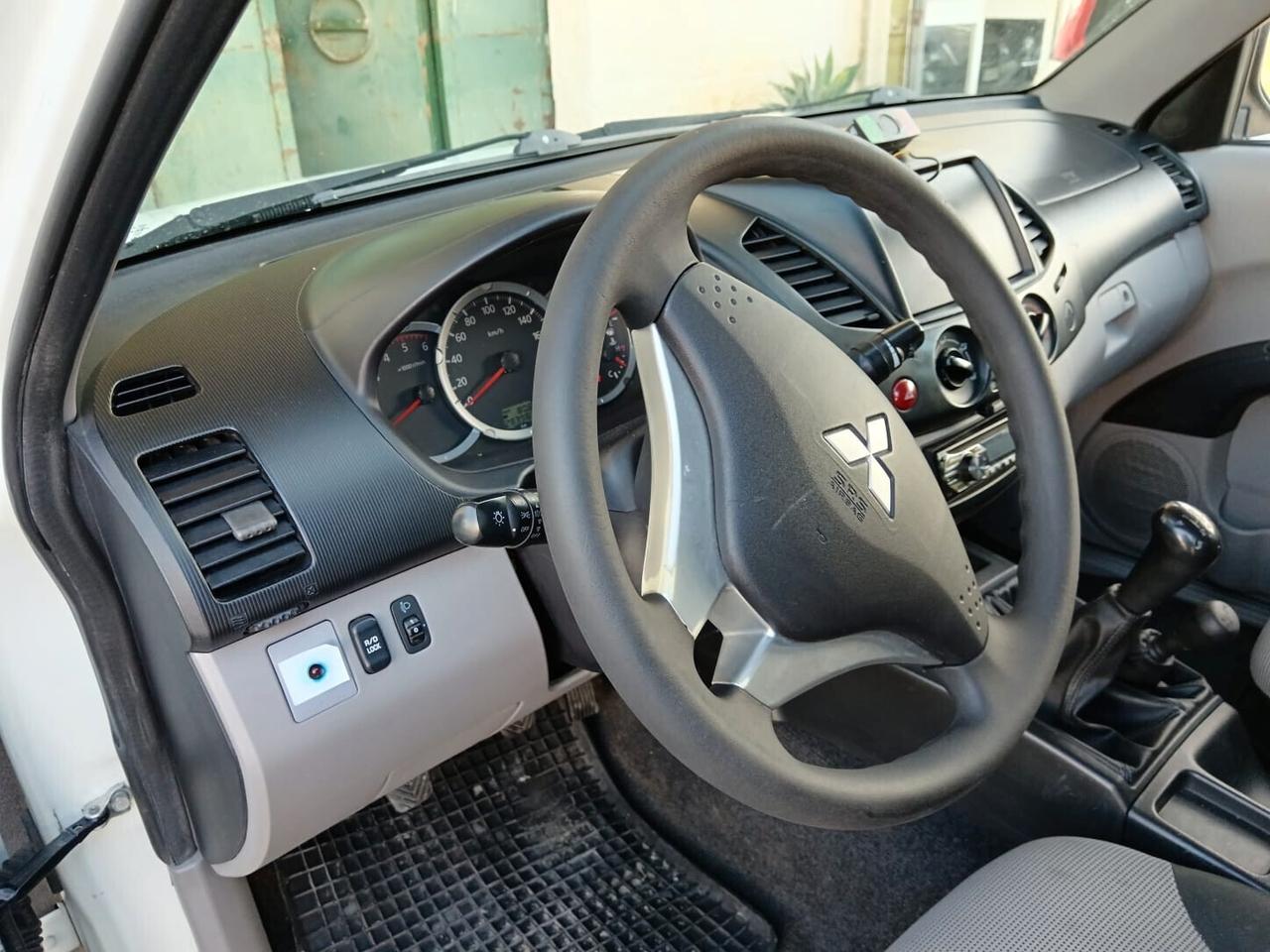 Mitsubishi L200 2.5 DI-D/136CV Club Cab Invite DPF