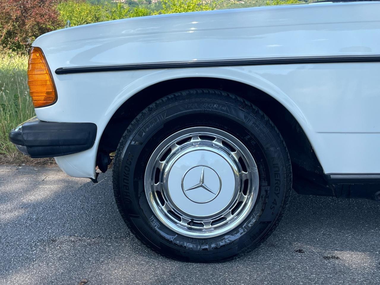 Mercedes benz 200 E w123 - Motore NUOVO