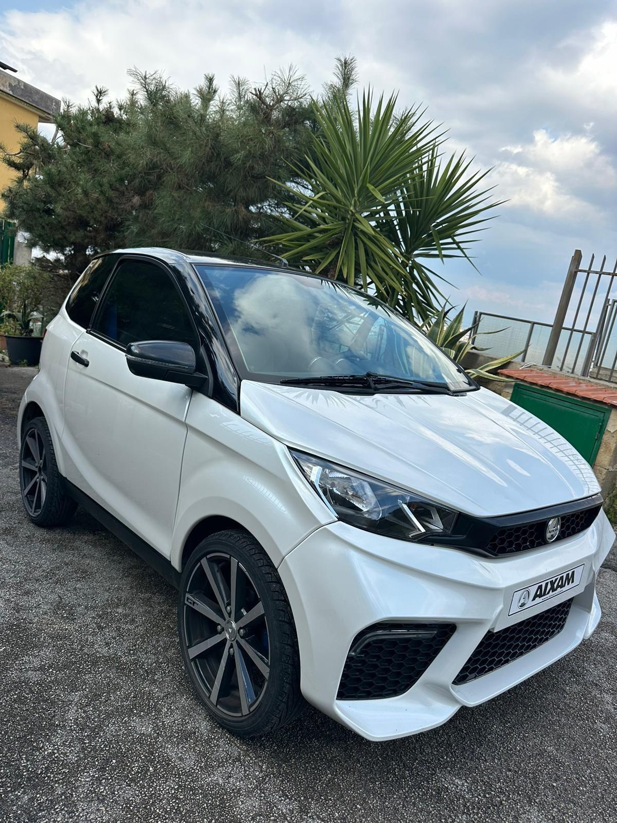Aixam emotion gto white 2022 6500 km full