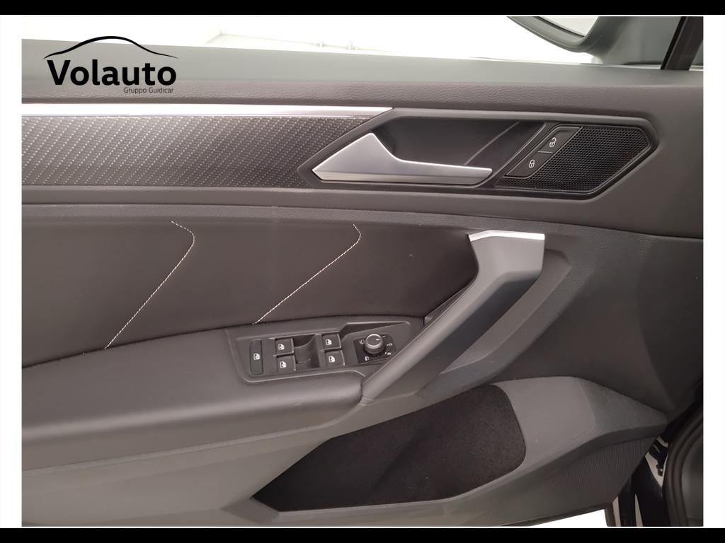 VOLKSWAGEN Tiguan II 2021 - Tiguan 2.0 tdi R-Line 150cv dsg