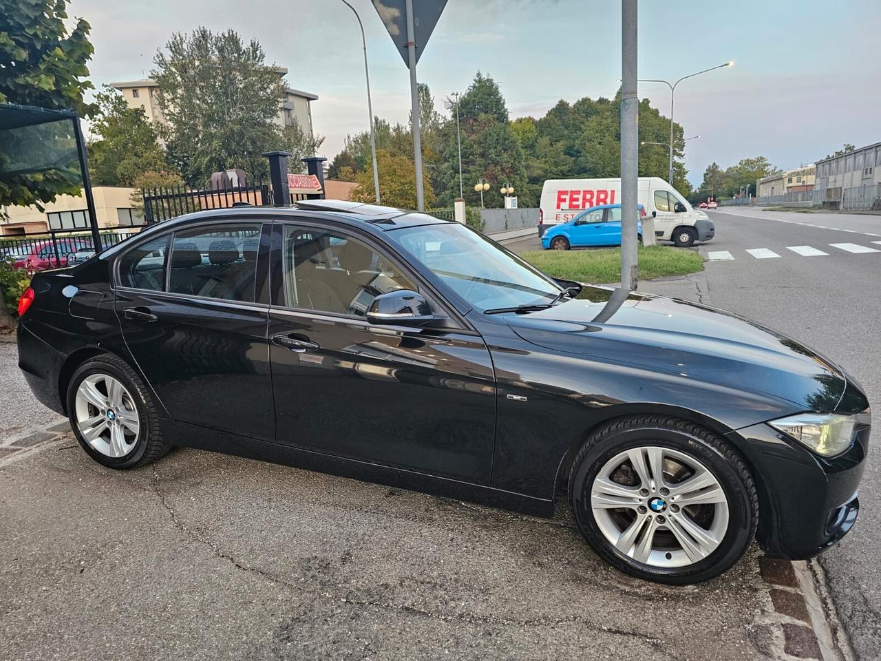 Bmw 316d 115cv Sport*Navi*Bi-Xeno*Tetto*Pdc*17*