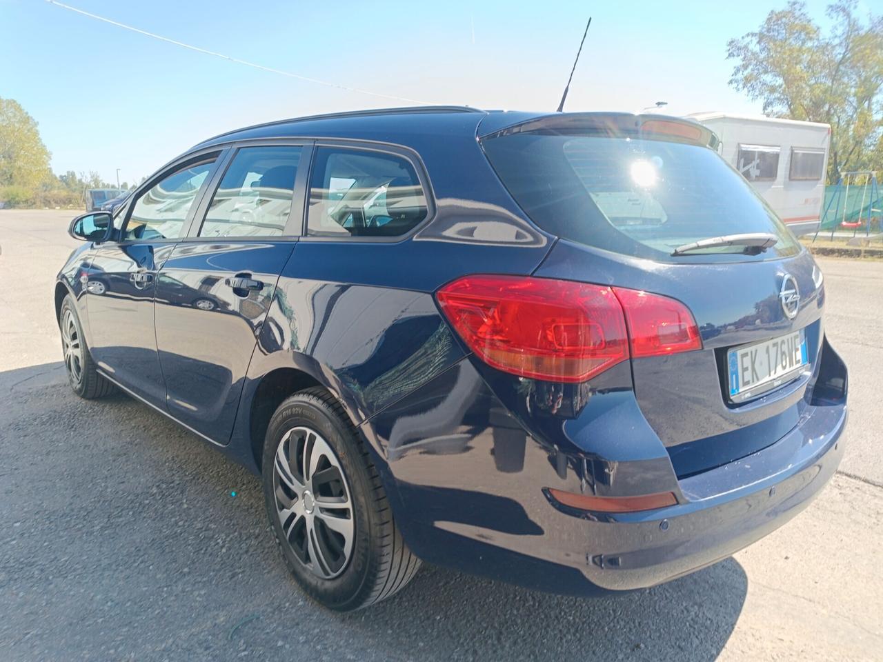 Astra 1.7 CDTI 110CV Sports Tourer Elective