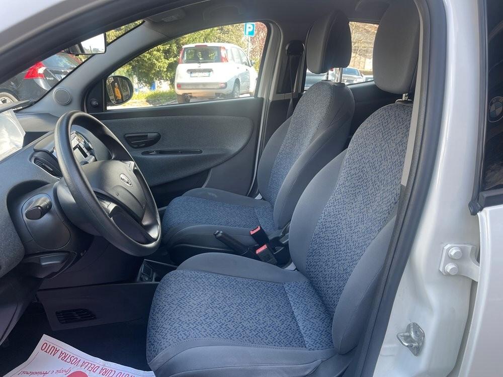 Lancia Ypsilon 1.0 FireFly 5 porte S&S Hybrid Ecochic NEO PATENTATI
