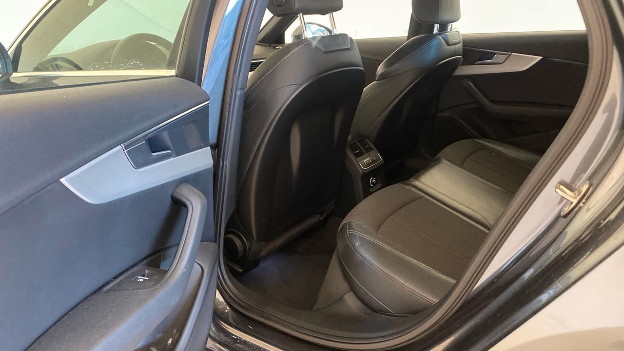 IN ARRIVO Audi A4 3x S-Line 2.0 TDI 190 CV S tronic