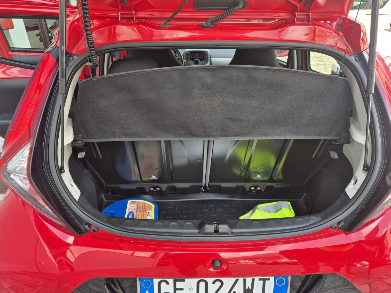 Toyota Aygo 1.0 Connect 5 porte SOLO 3000KM OK NEO