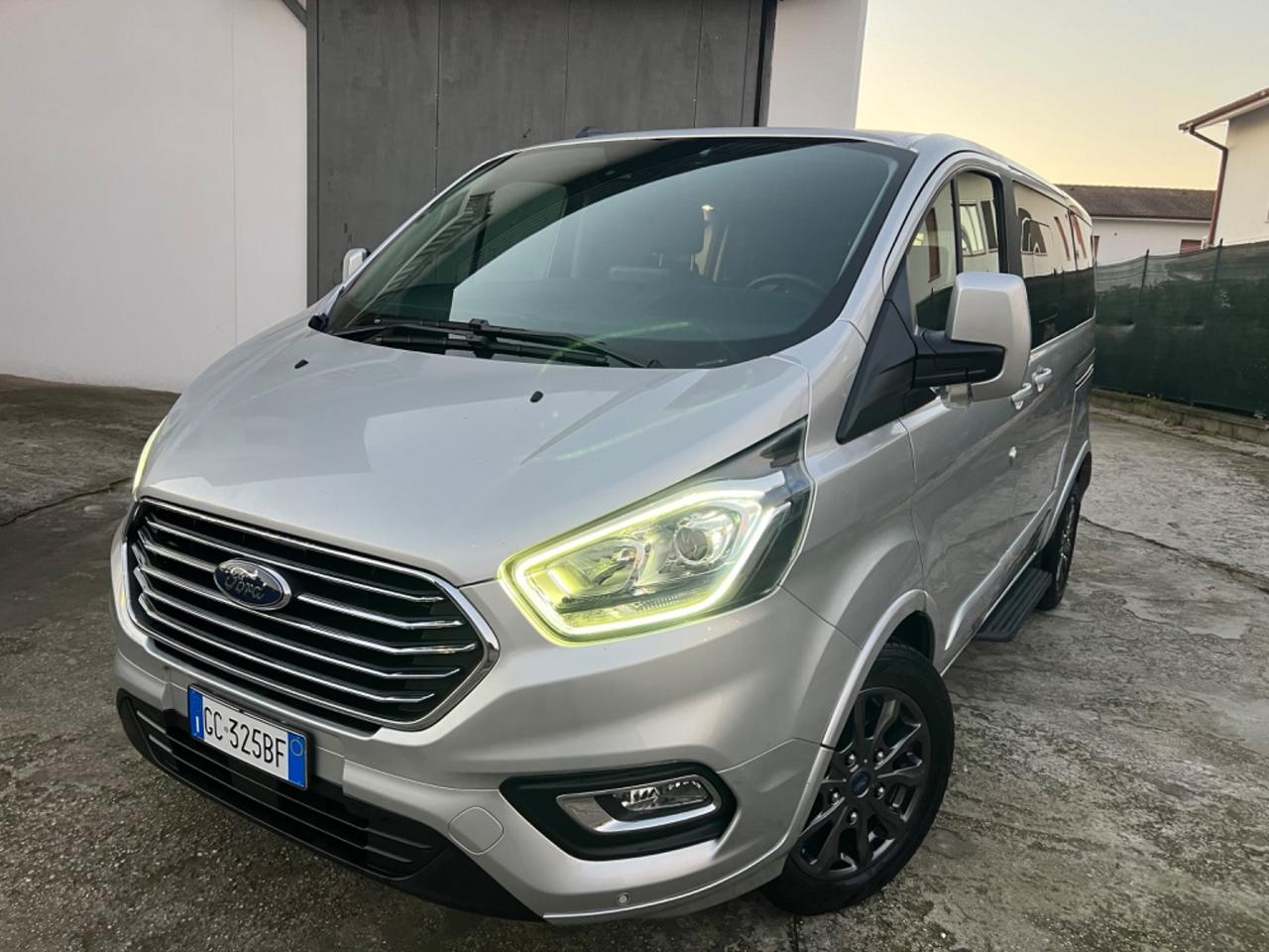 FORD TOURNEO CUSTOM 2.0 DIESEL IBRIDO 8 POSTI UNICO PROPRIETARIO PERFETTO