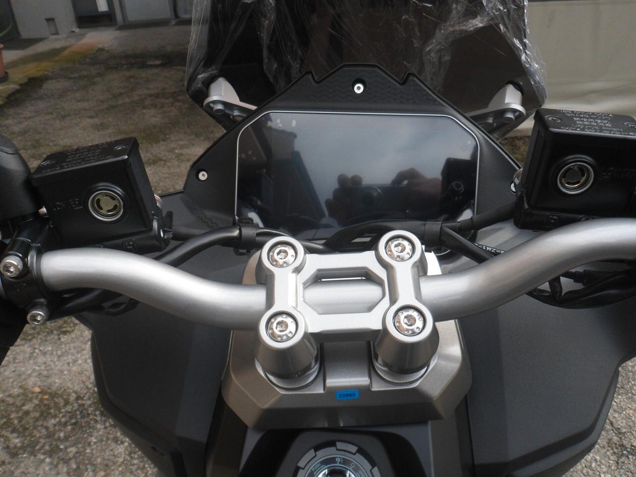 SYM SCOOTER ADX 300