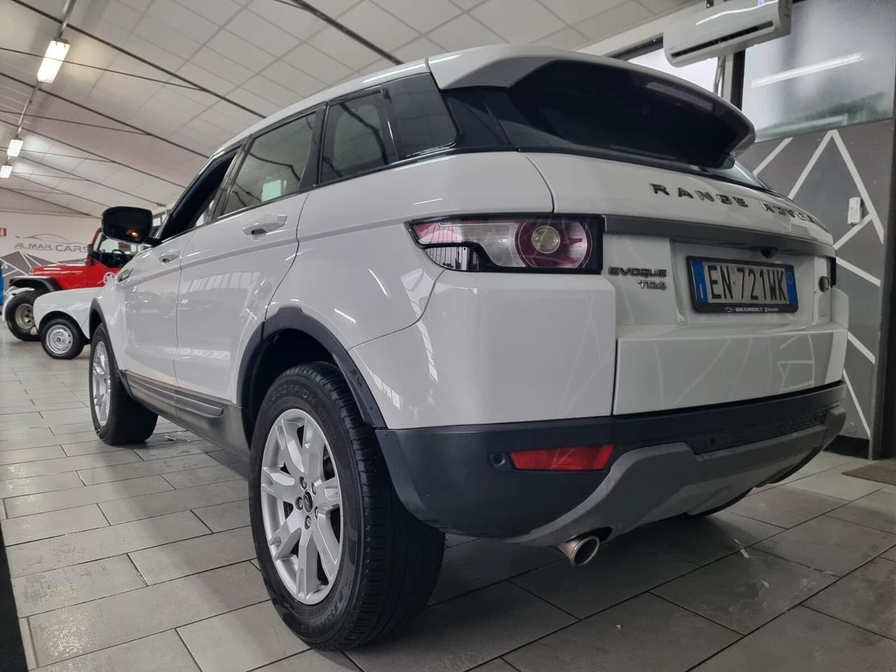 Land Rover Range Evoque 2.2 TD4 5p. Pure