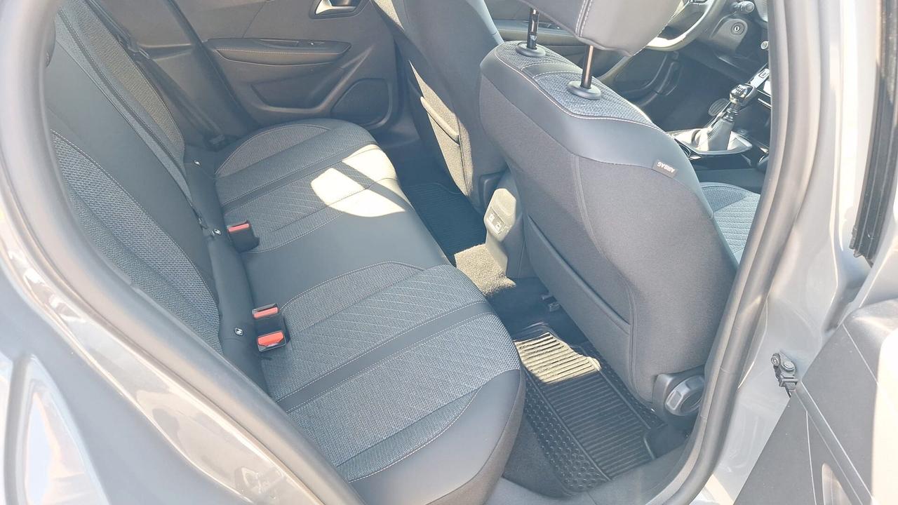 Peugeot 208 PureTech 100 Stop&Start 5 porte Allure SOLI 13400 KM!!!