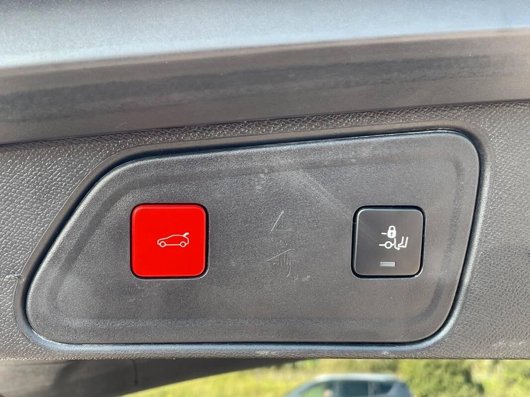 Peugeot 3008 II 1.6 hybrid4 phev GT Pack 300cv CON TETTO APRIBILE