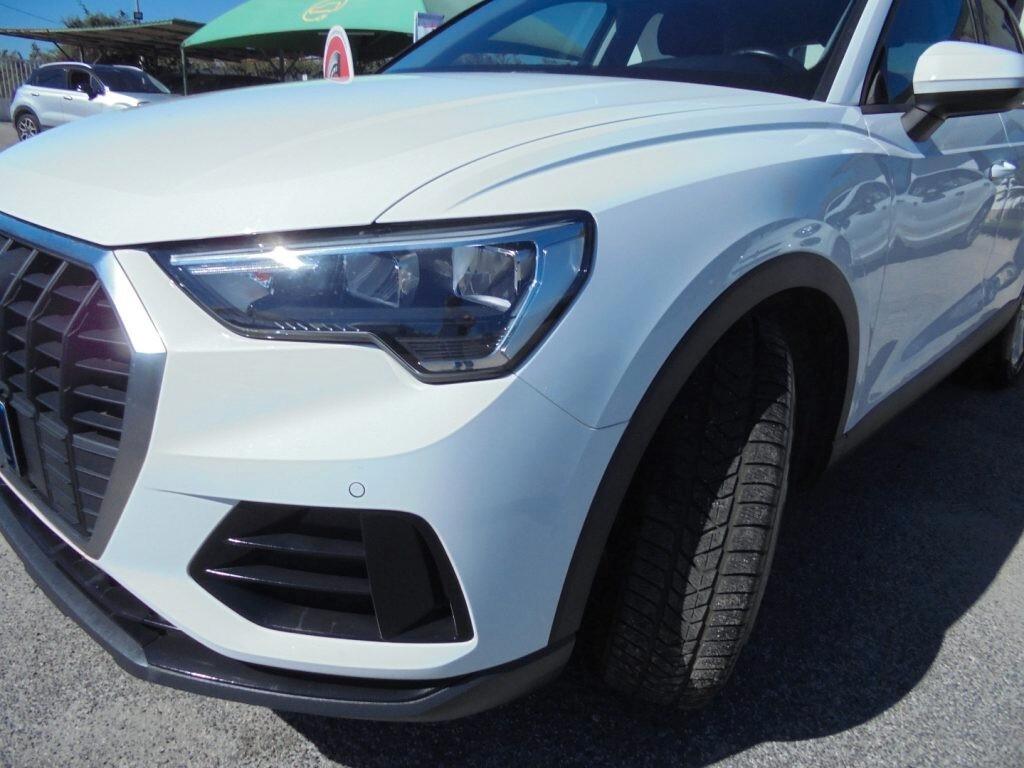 Audi Q3 35 TDI S tronic Business