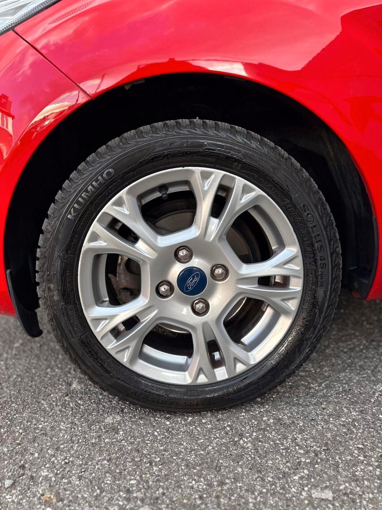 Ford Fiesta 1.4 5 porte Bz.- GPL Black & White Edition NEOPATENTATI